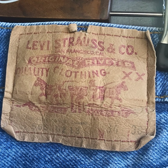 Vintage Levi’s Blue Jeans - Picture 7 of 7